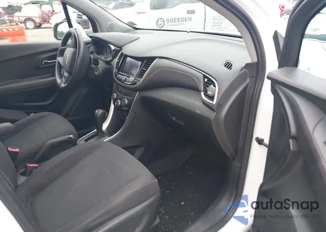 2020 Chevrolet Trax Awd Ls from USA, damaged, VIN 3GNCJNSB6LL111723